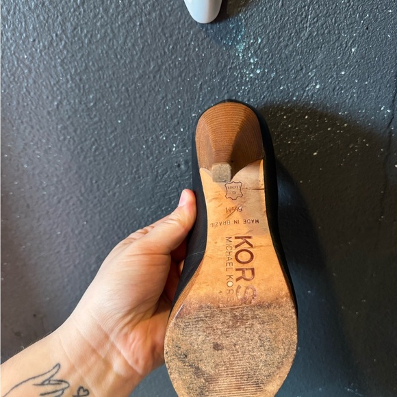 Michael Kors Black and Brown Classic Peep Toe Heels - Picture 5 of 9